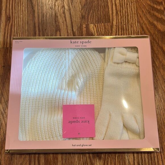 kate spade Accessories - NIB Kate Spade hat and gloves set